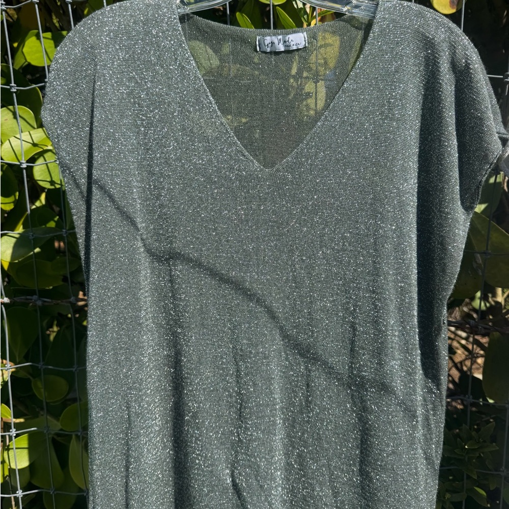 Elegant gray V-Neck Blouse